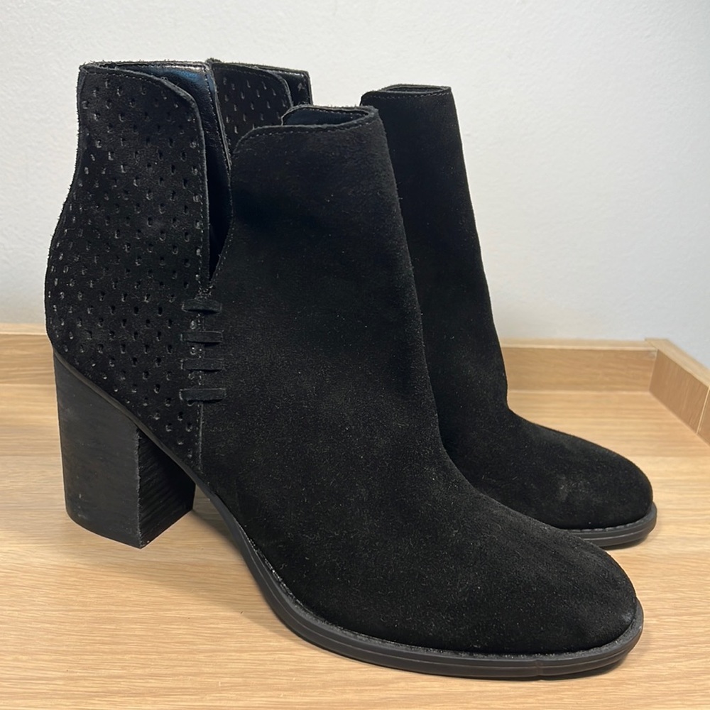 Worn once Steve Madden Shepp black suede ankle booties size 9.5M NO box